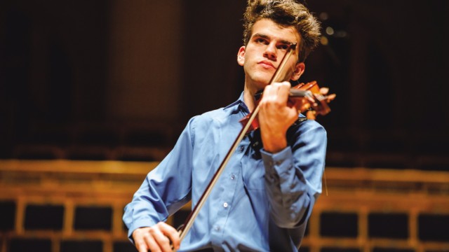 Classic series "Stars & Rising Stars": Comes to the Wilhelmsgymnasium on May 8th with Udo Wachtveitl: the violinist Guido San'Anna, born in 2005, and 2022 winner of the Vienna Fritz Kreisler Competition.