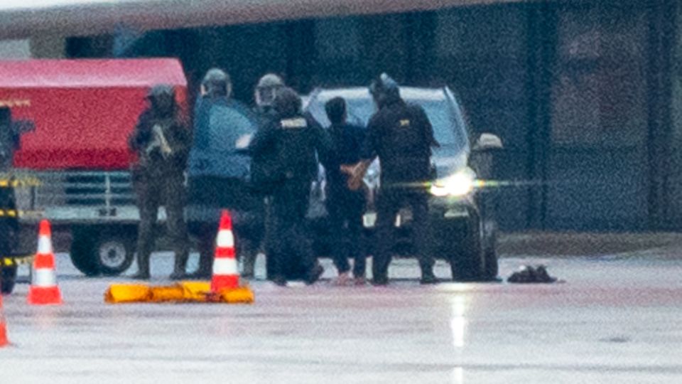 After 18 hours, the hostage taker was arrested on the tarmac at Hamburg airport