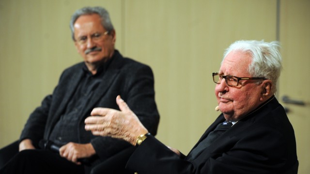 Questionable comment on the verdicts on the Hitler Putsch: Munich's former mayors Christian Ude (left) and Hans-Jochen Vogel at a joint meeting in 2017.