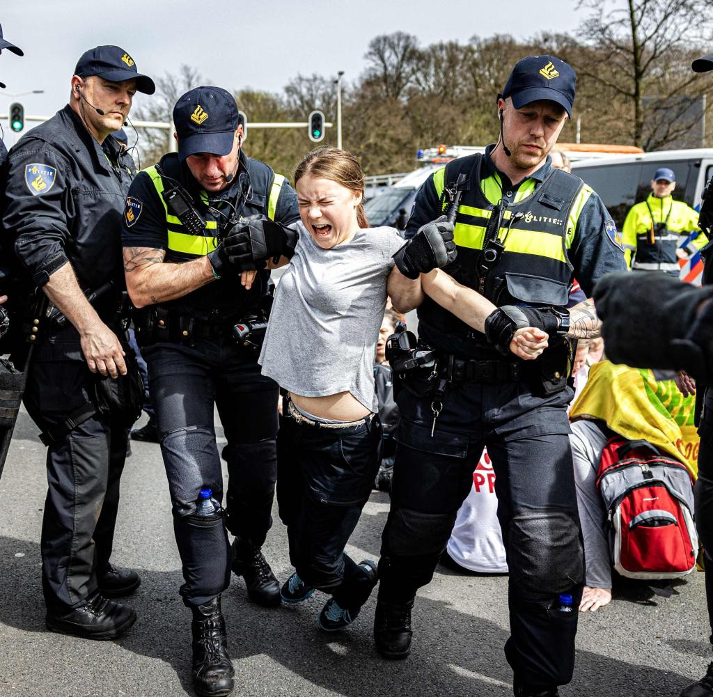 Police arrest Greta Thunberg in The Hague