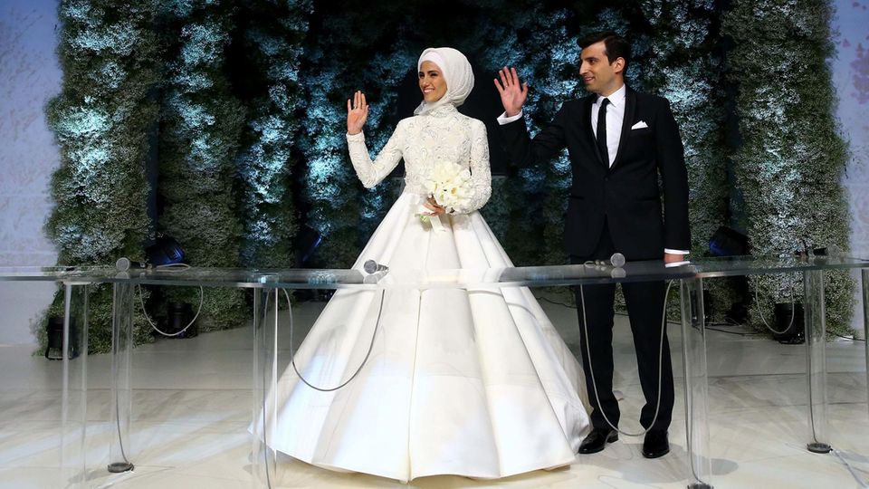 Selçuk Bayraktar in a black suit at the wedding with Sümeyye Erdoğan, the president's youngest daughter