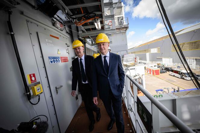 The Minister of Economy and Finance, Bruno Lemaire, and the Minister for Industry and Energy, Roland Lescure, visiting the Chantiers de l'Atlantique site in Saint-Nazaire (Loire-Atlantique ), on May 2, 2024. 