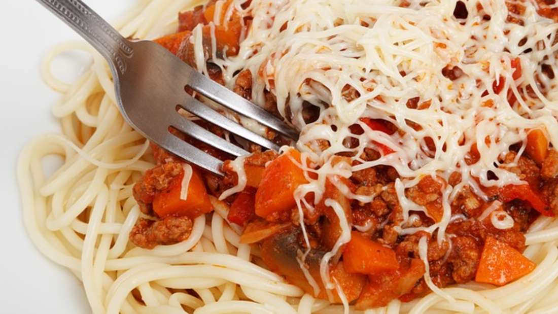 Diet myth number 7: Pasta makes you fat - that's not true. After all, you have to differentiate which type of pasta and which sauce you choose. Tip: Whole grains don't cause blood sugar levels to rise as quickly and fill you up quicker.